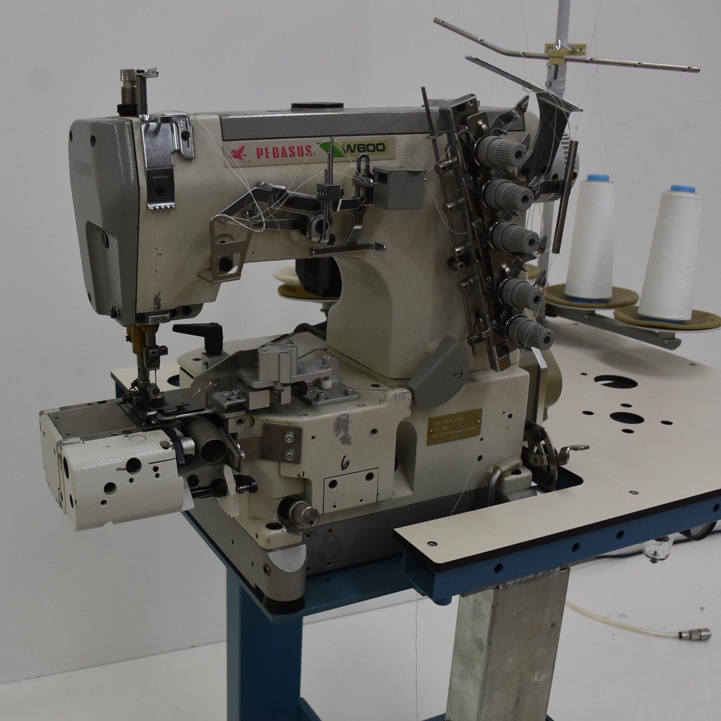 Pegasus W664-33AC Kettenstichmaschine  - Vorführmaschine