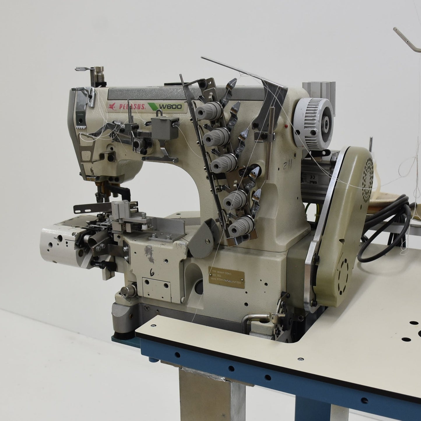 Pegasus W664-33AC Kettenstichmaschine  - Vorführmaschine
